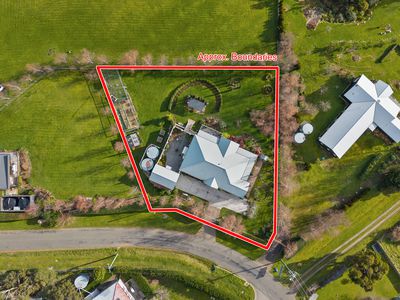 20 Woodbridge Hill Road, Woodbridge