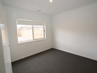 13 Highbury Road, Werribee