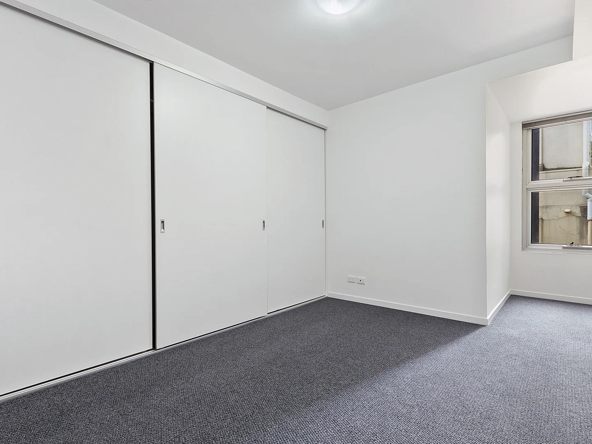 15 / 100 Queensberry Street, Carlton
