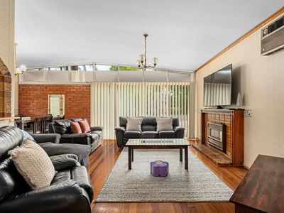 10 Raggatt Crescent, Mitchell Park