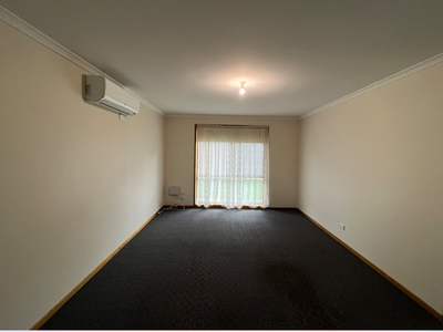 1 / 1 Canterbury Place, Werribee