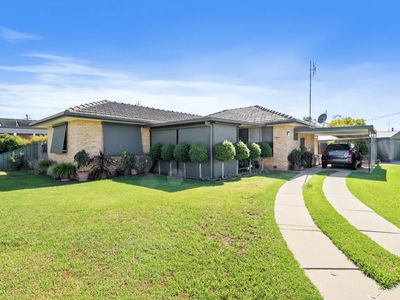 10 White Street, Finley