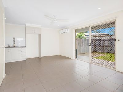 5 Wedge Tail Court, Griffin