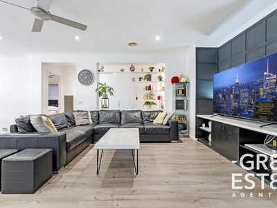 8 Kemsley Green, Cranbourne East