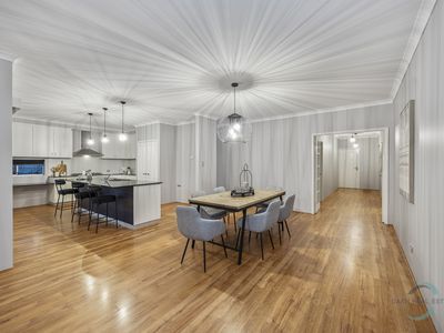 5 Scarlet Close, Tapping