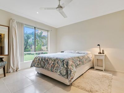 8 Rainbow Court, Glass House Mountains