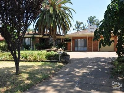 33 Chifley Drive, Dubbo