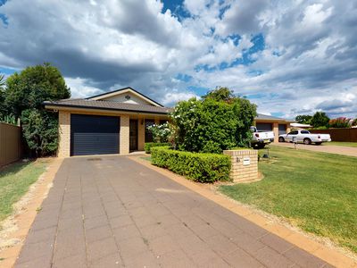 4B John Brass Place, Dubbo