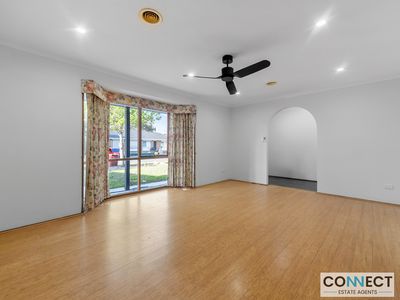 10 Hindmarsh Court, Cranbourne North