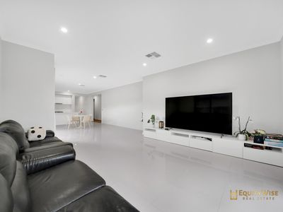 12 Perceval Place, Mambourin
