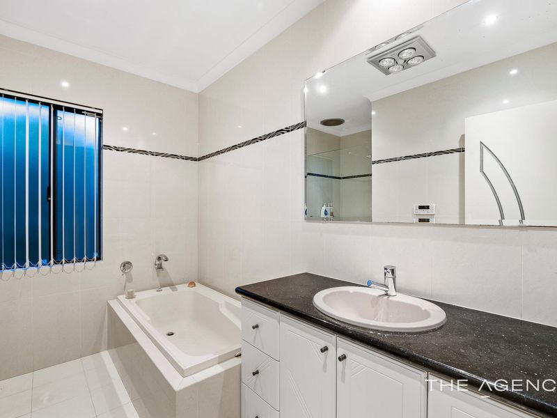 4 Sandford Avenue, Lake Coogee