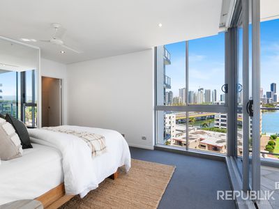 1101 / 4 Como Crescent, Southport