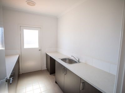 10 Homestead Ramble, Newman