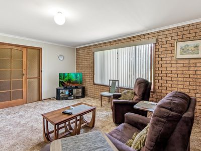 18 Lakeside Drive, Kianga