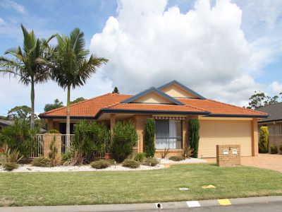 1 / 8 Cedar Grove, Forster