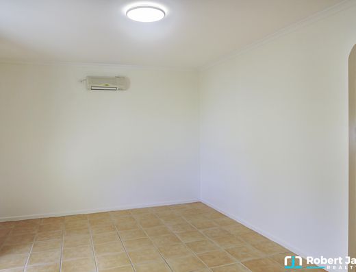 Noosa Heads Single Level Family Home with Resort Style Pool image 5