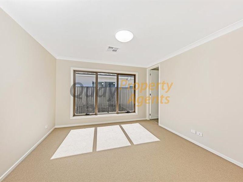 1 Casey Dr, Oran Park
