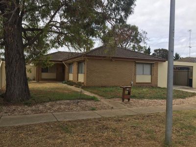 81 Loyola Road, Werribee