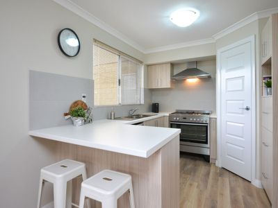 2 / 8 Tali Mews, Karlkurla