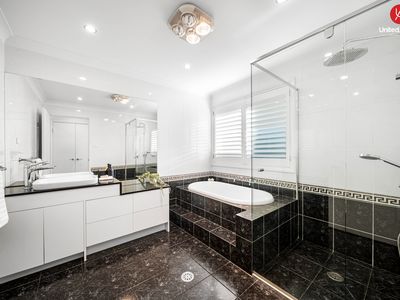 6 Battenberg Close, Cecil Hills