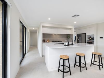 48 Halcyon Loop, Southern River