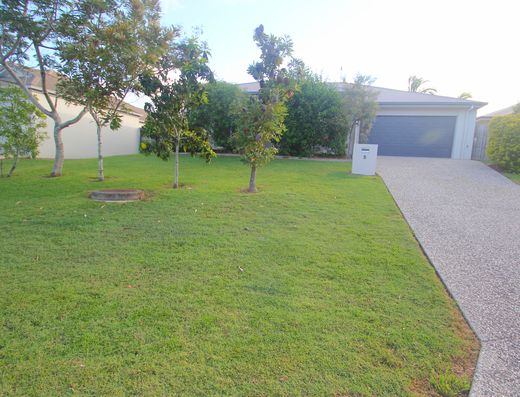 Modern 4 bedroom home -  RENT INCREASE IN MAY image 1