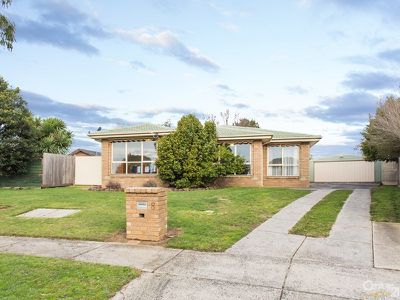 8 Rohan Court, Hampton Park