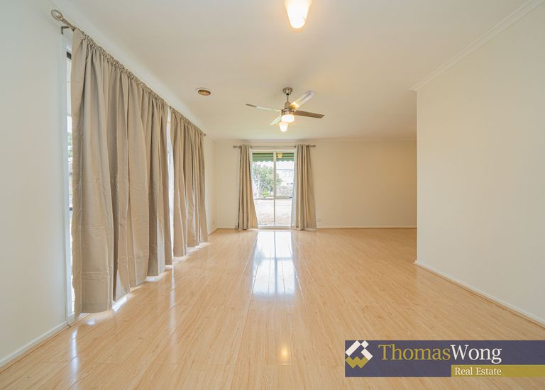 13 Luscombe Avenue, Carrum Downs