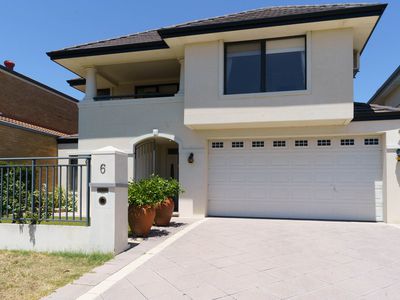 6 Waterview Parade, Ascot