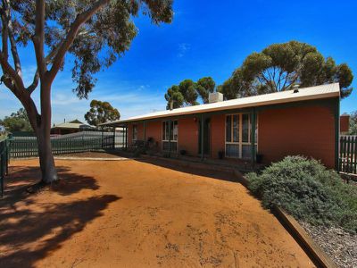 24 Azamor Drive, Boulder