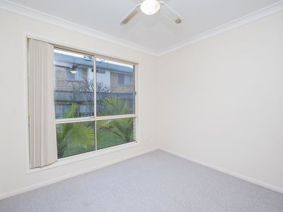 2 / 21 Crystal Reef Drive, Coombabah