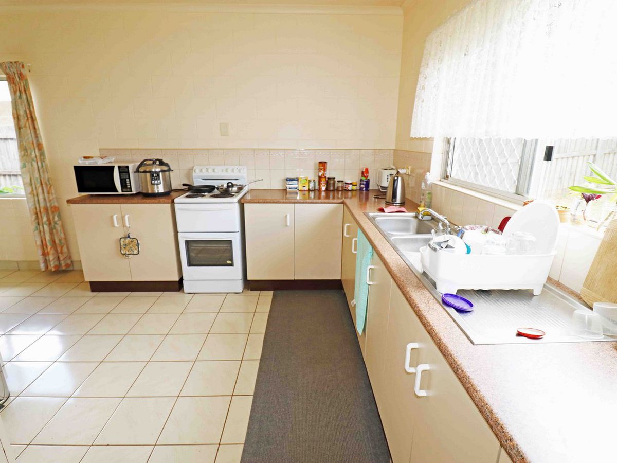 17 Turner Avenue, Atherton