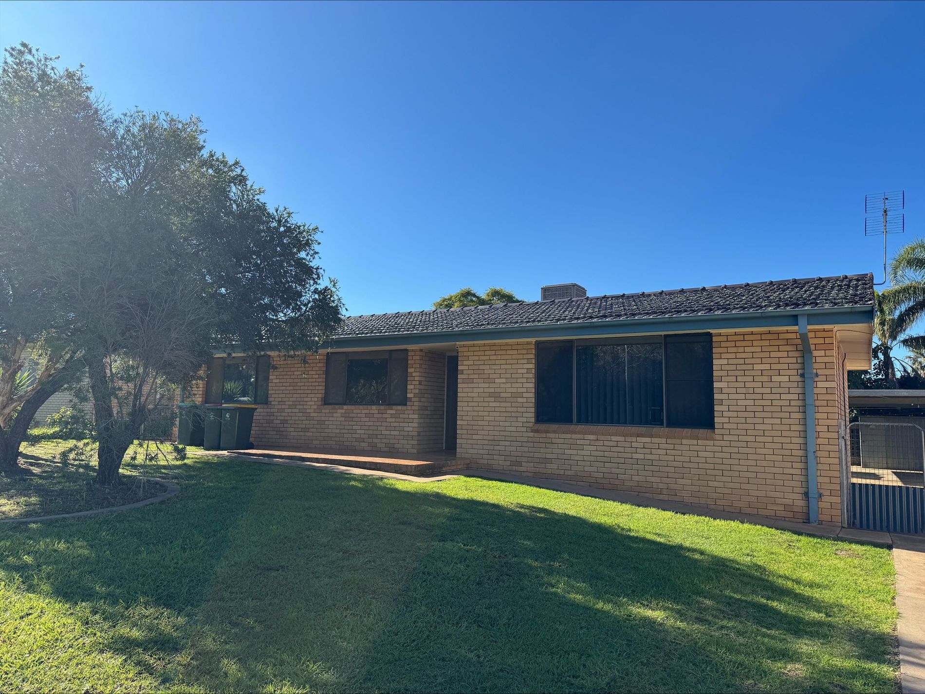 13 Mengarvie Road, Parkes