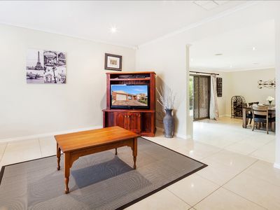 1 Cottage Close, Roxburgh Park