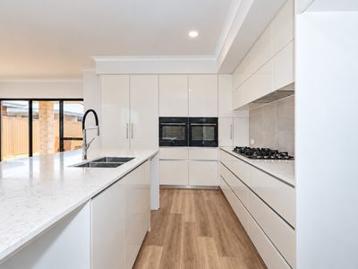 66 Destino Loop, Southern River