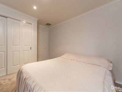 4 Kingsbarn Court, Cranbourne