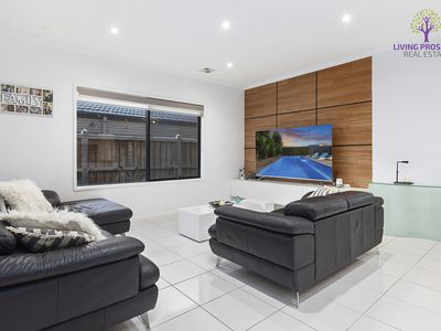 11 Applegate Crescent, Tarneit