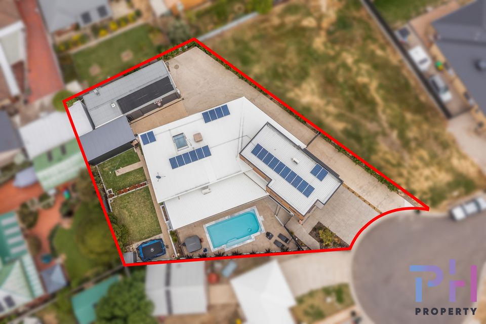 9 Alfreda Place, Golden Square