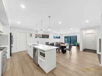 51 Surround Drive, Mambourin