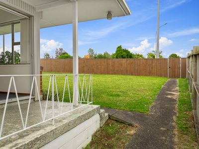 1/305 Great North Road, Henderson
