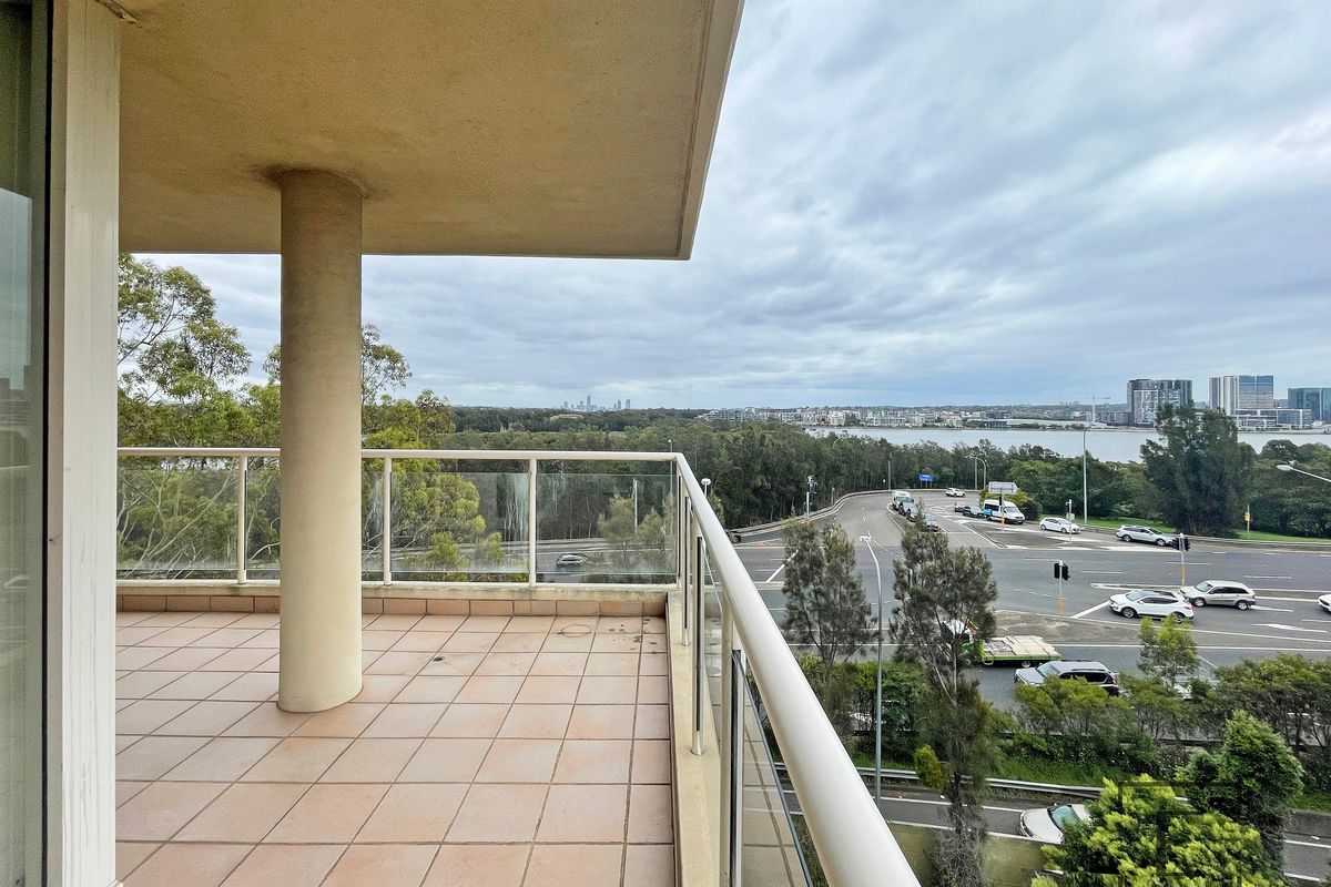 607 / 8 Wentworth Drive, Liberty Grove