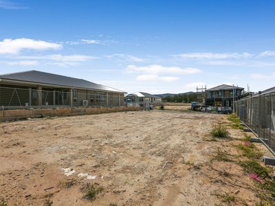 8 Butcherbird Avenue, Cooranbong