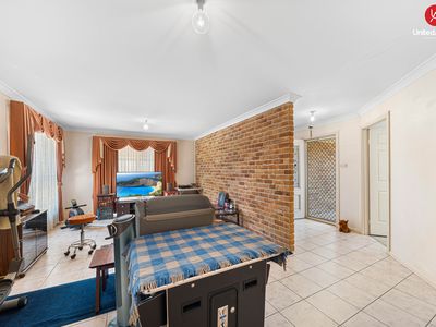 34 Coonabarabran Crescent, Hoxton Park