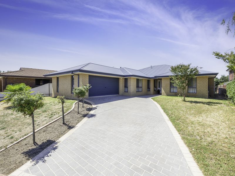 16 Caraselle Avenue, Wangaratta