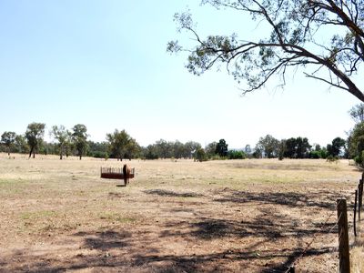 Urana Road, Jindera