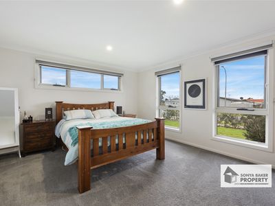 33 Serrata Crescent, Sisters Beach