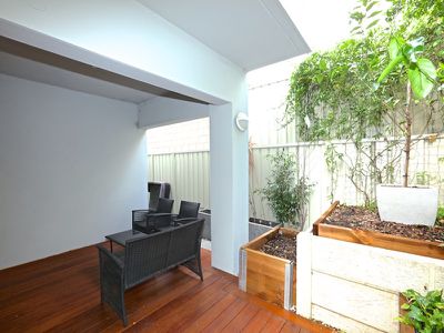 4/7 Mahlberg Avenue, Woodlands