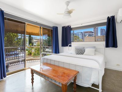 2 / 239 Stanhill Drive, Surfers Paradise