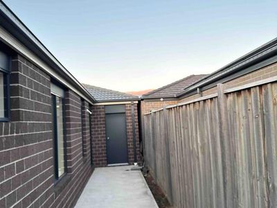 5 Dennerley Way, Truganina