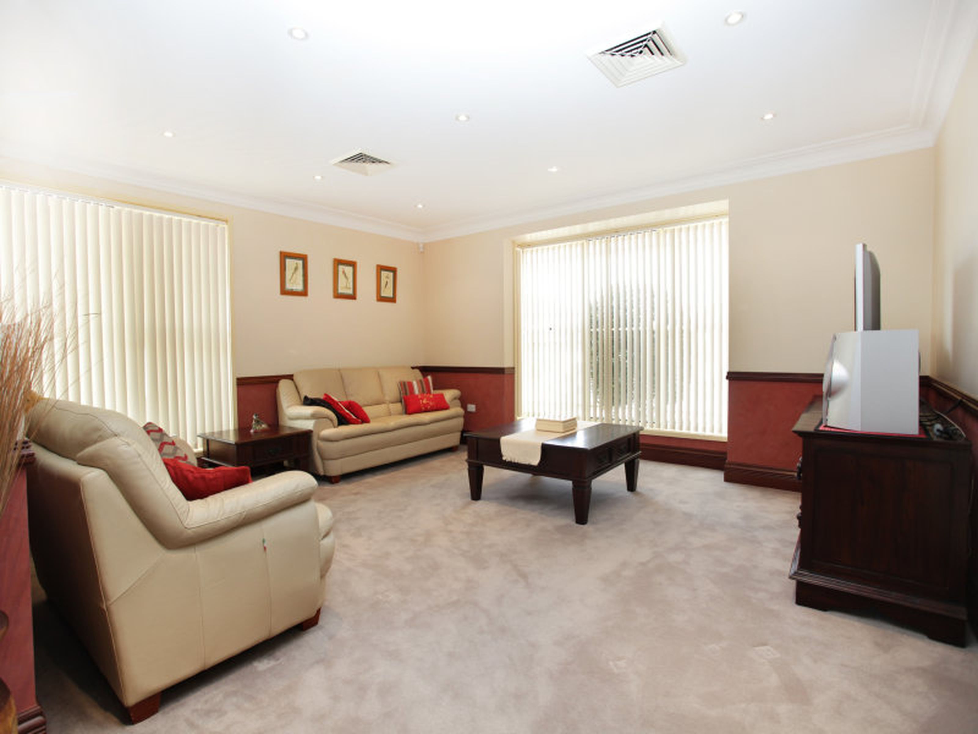 2 Esson Place, GLENMORE PARK